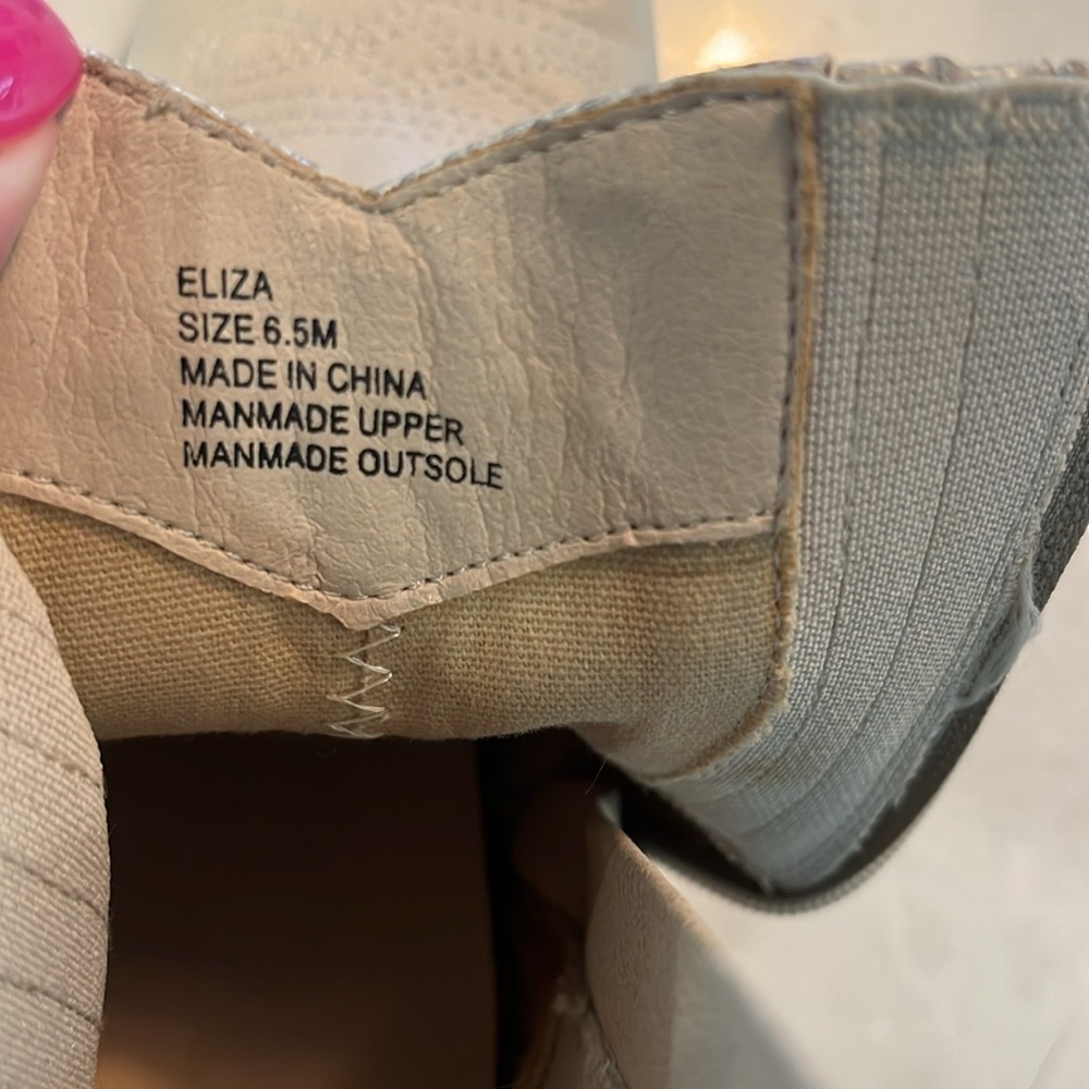 Coconuts Eliza Ankle Boots 6.5  Vegan Cream Studded Zip Sides Soft Clean EUC - Picture 7 of 12